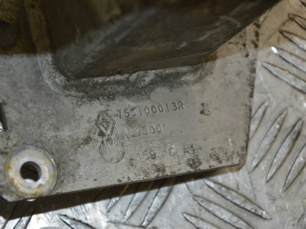 Усилитель бампера заднего