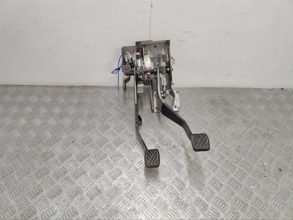 Узел педальный (блок педалей)