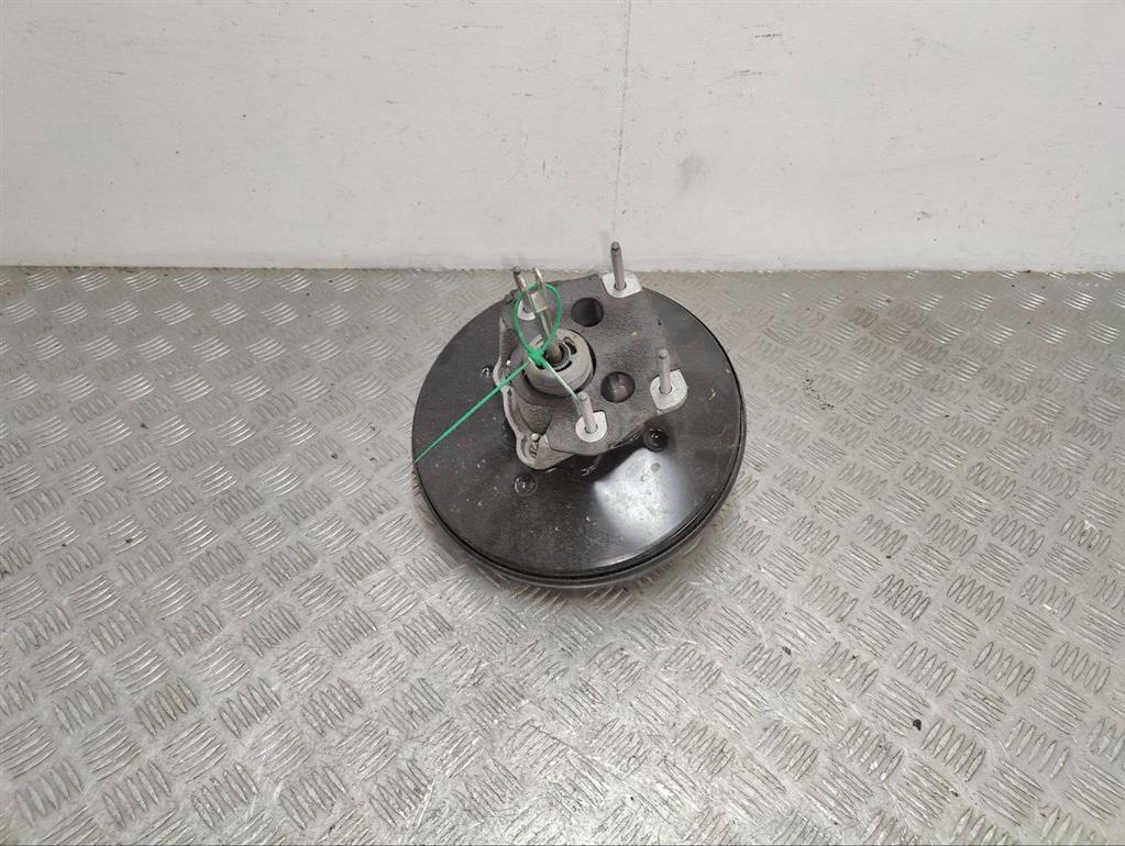 Вакуумный усилитель тормозов