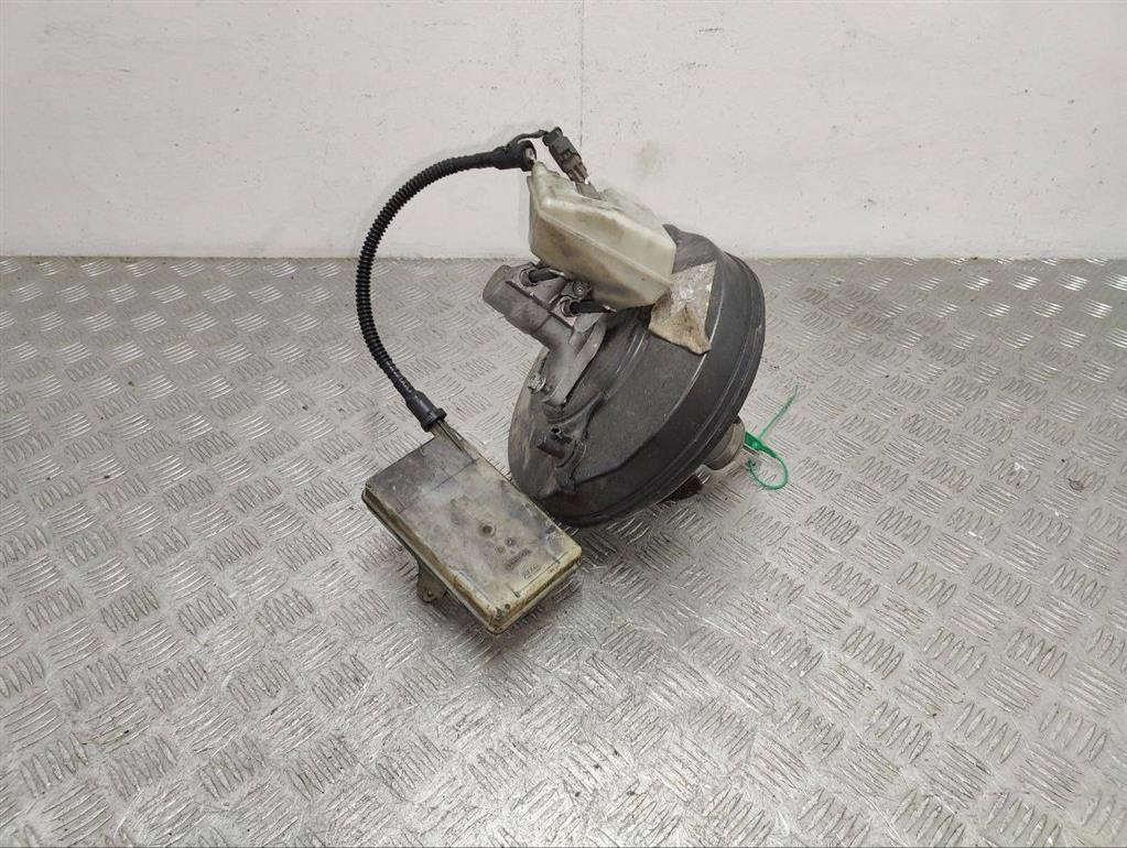 Вакуумный усилитель тормозов