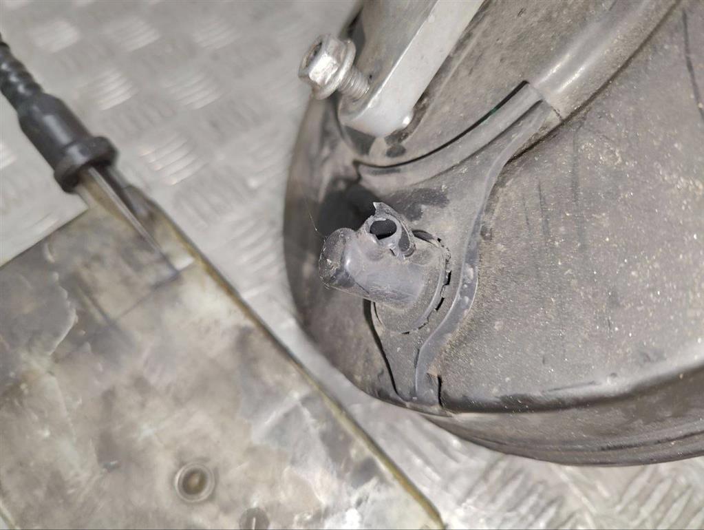 Вакуумный усилитель тормозов