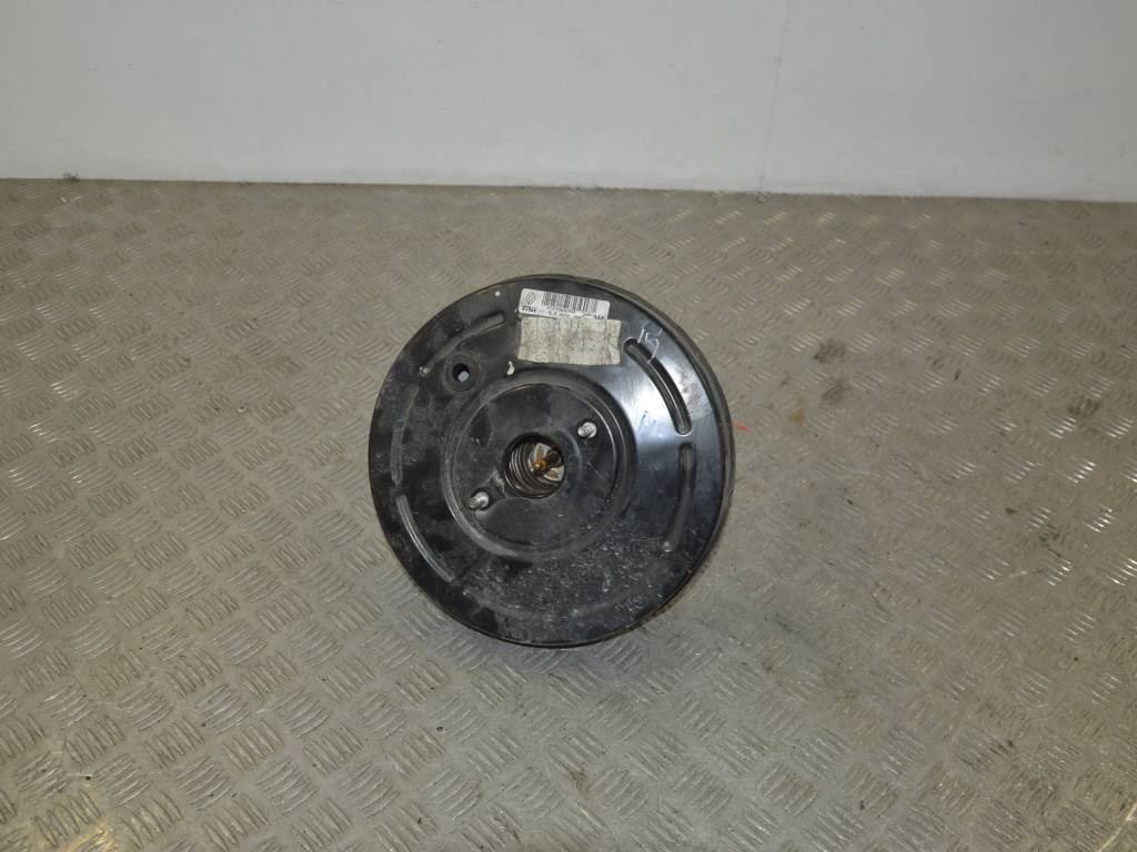 Вакуумный усилитель тормозов