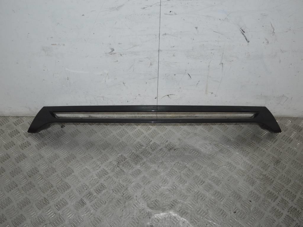 Заглушка (решетка) в бампер передний