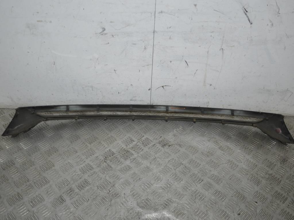 Заглушка (решетка) в бампер передний