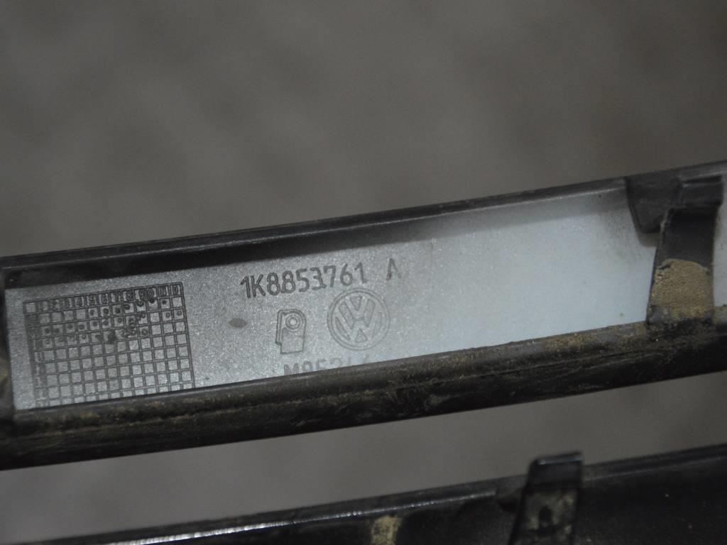 Заглушка (решетка) в бампер передний