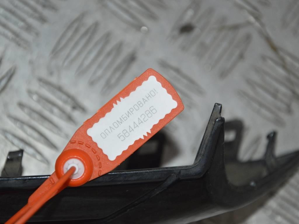 Заглушка (решетка) в бампер передний