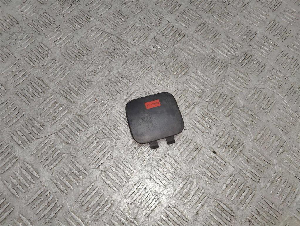 Заглушка (решетка) в бампер передний