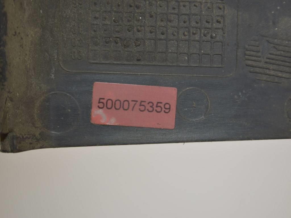 Заглушка (решетка) в бампер Renault Espace 3 (1996-2002) 60253004475