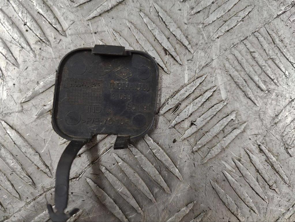 Заглушка (решетка) в бампер задний