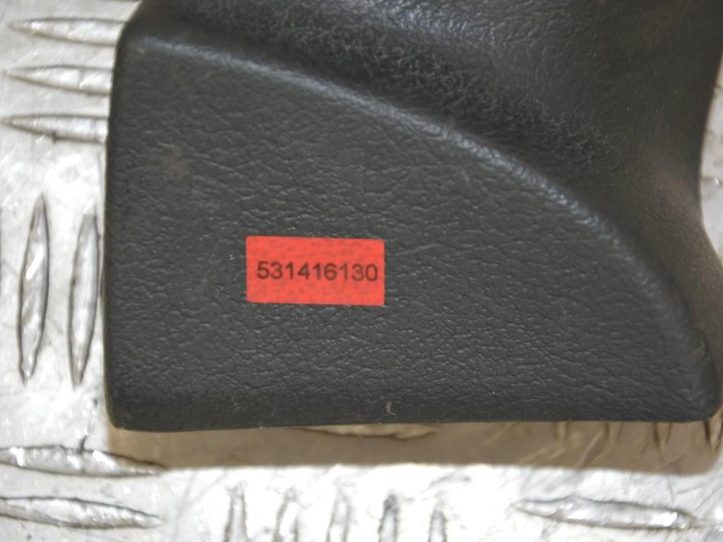 Заглушка зеркала правого