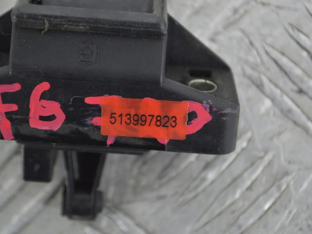 Замок багажника