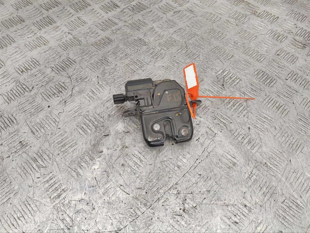 Замок багажника