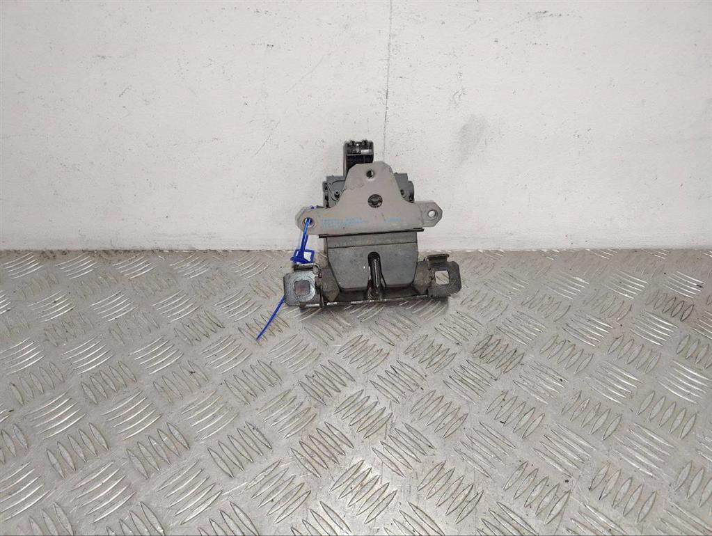 Замок багажника