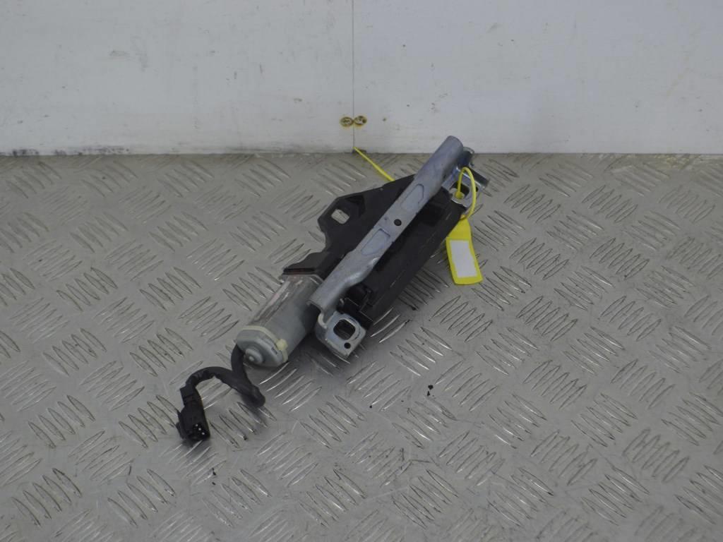 Замок багажника