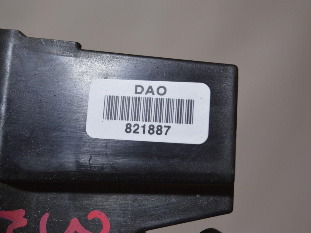 Замок двери передней левой