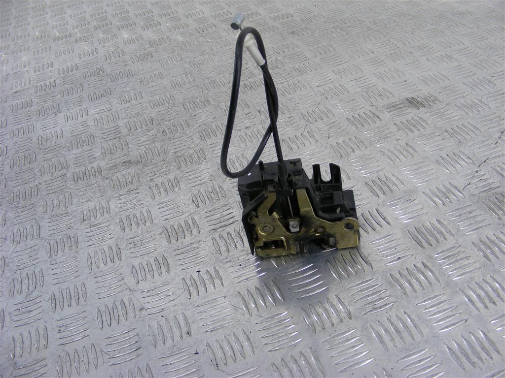 Замок двери передней левой