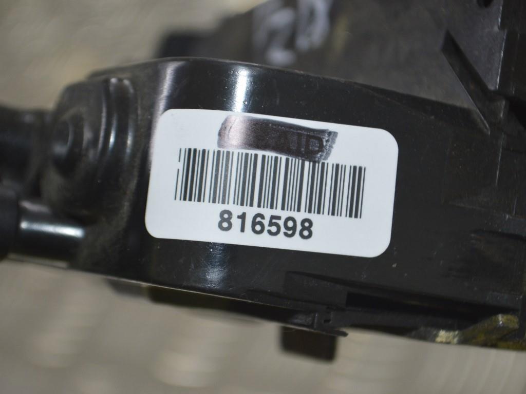 Замок двери передней левой