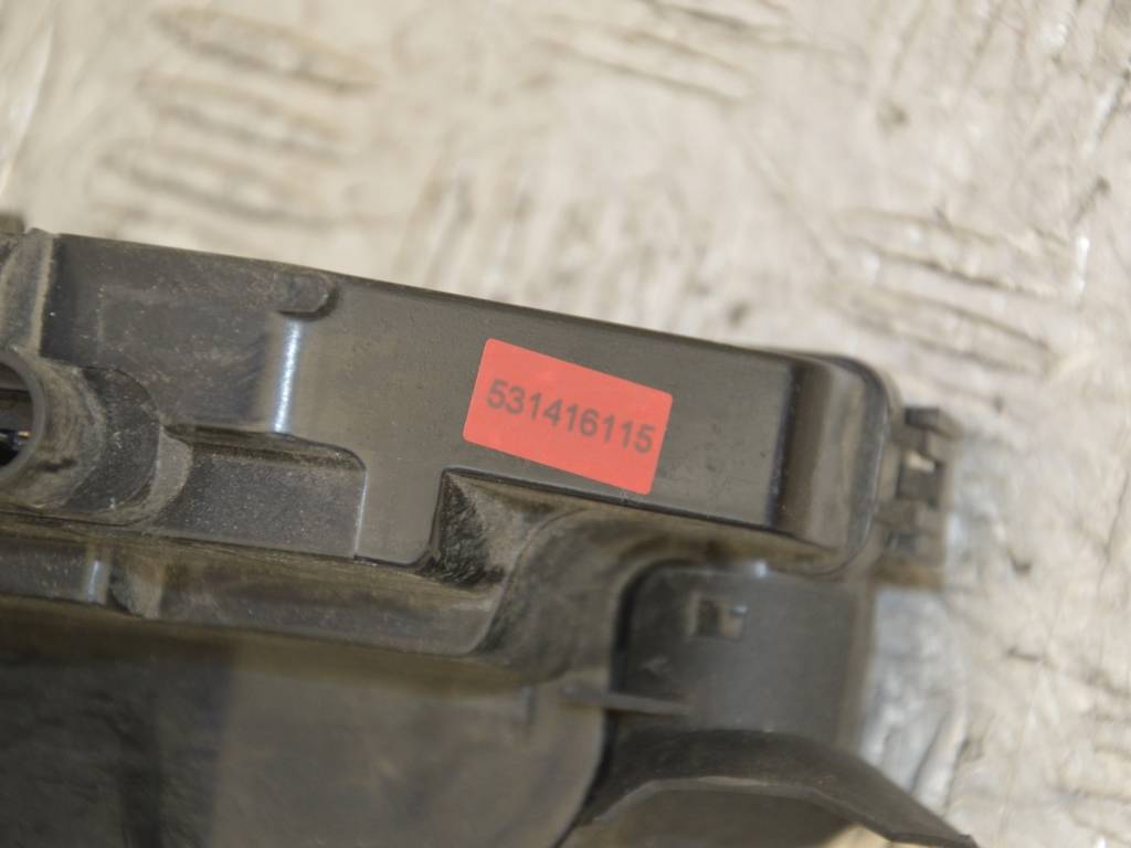 Замок двери передней левой