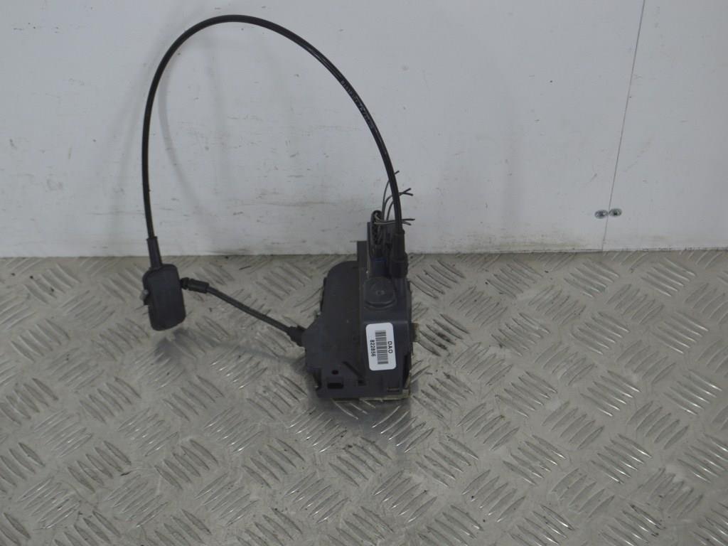 Замок двери передней правой