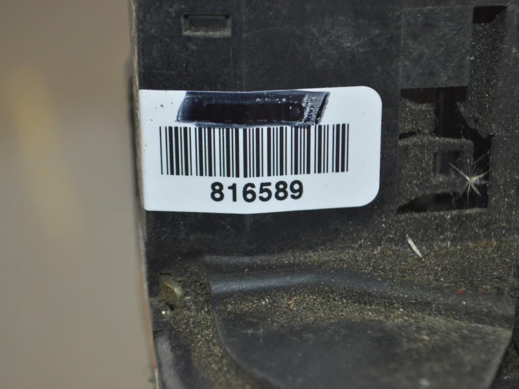 Замок двери передней правой