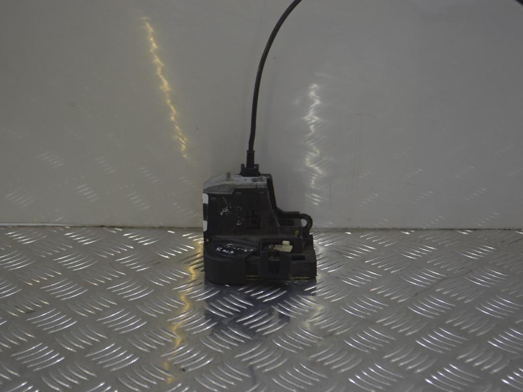 Замок двери передней правой