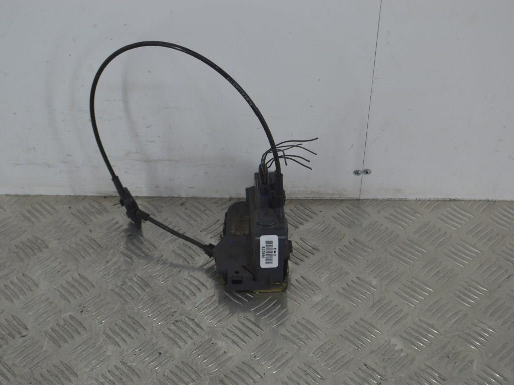 Замок двери передней правой