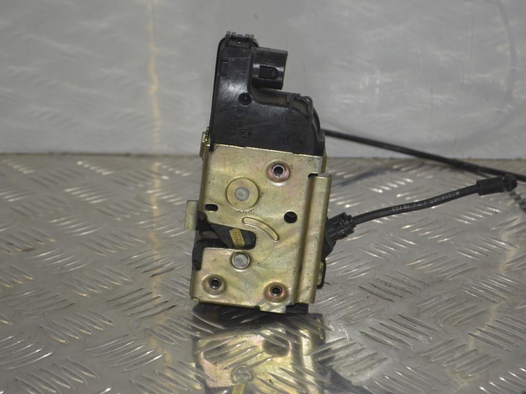 Замок двери передней правой