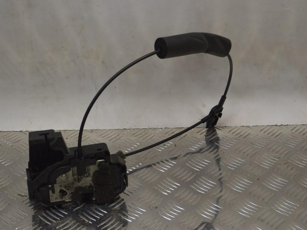 Замок двери передней правой