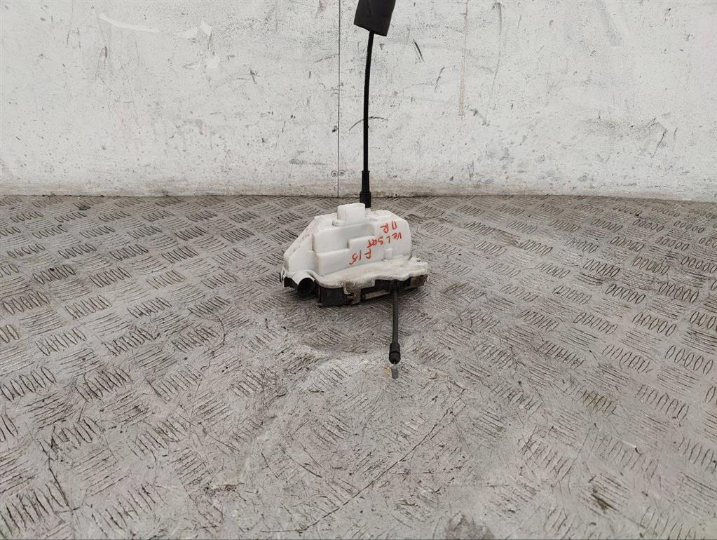 Замок двери передней правой