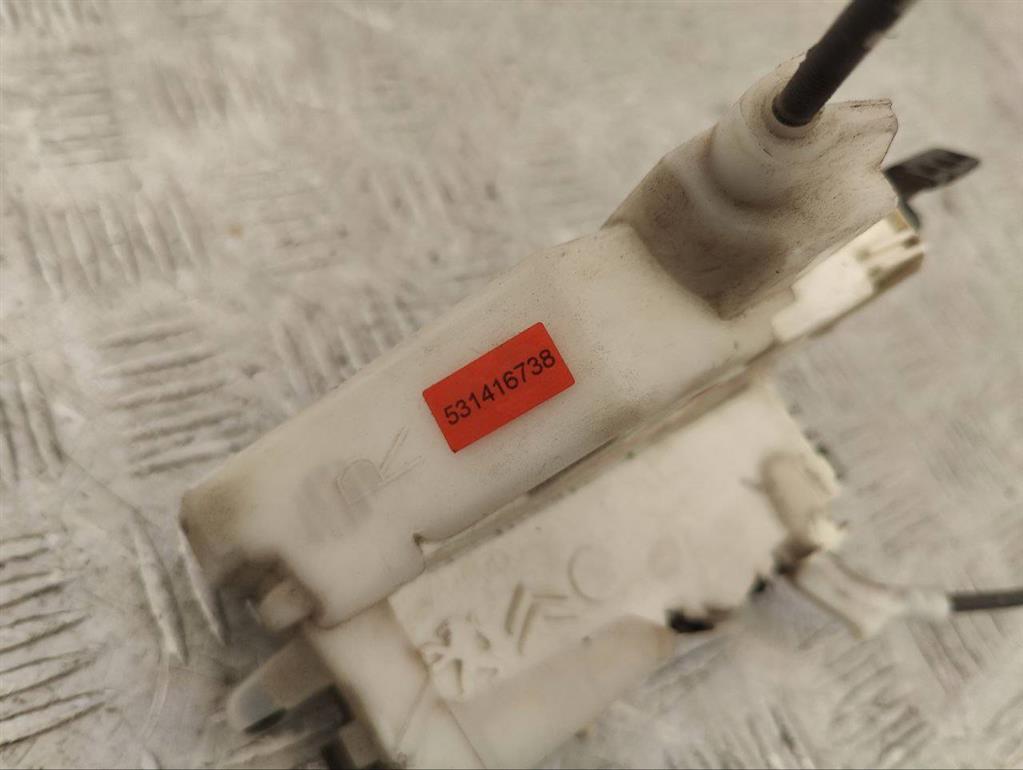 Замок двери передней правой