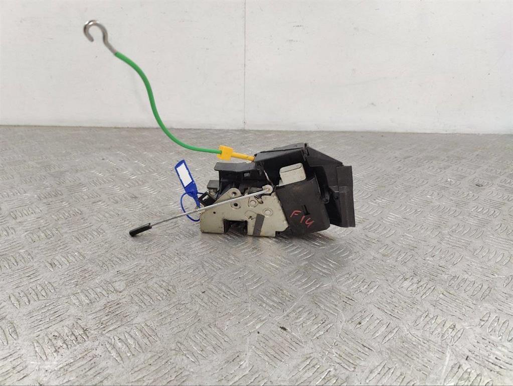 Замок двери передней правой