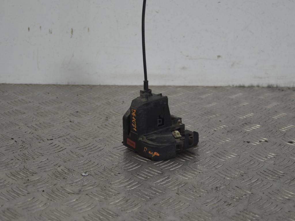 Замок двери передней правой