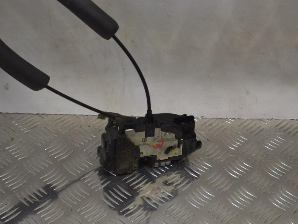 Замок двери задней левой Renault Laguna 3 (2007-2015) 825010003R