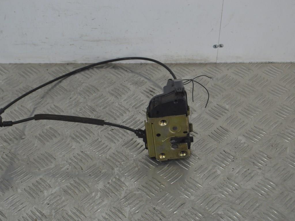 Замок двери задней левой