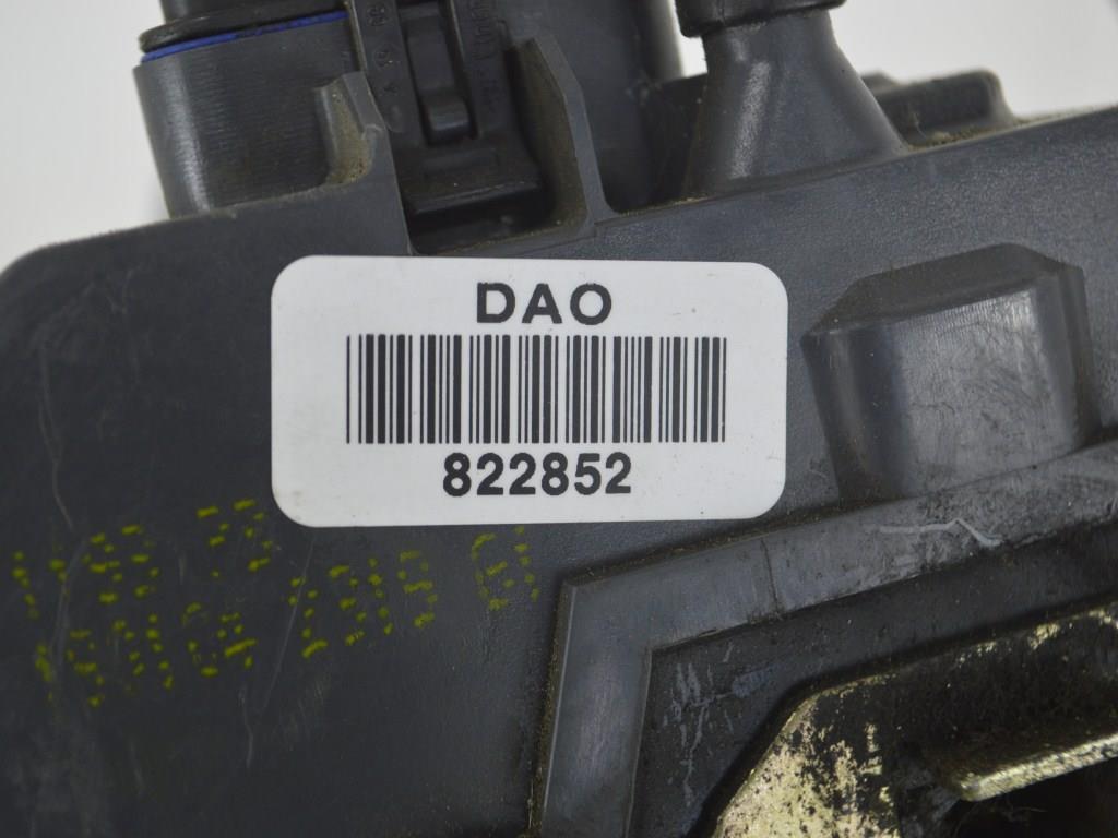 Замок двери задней левой