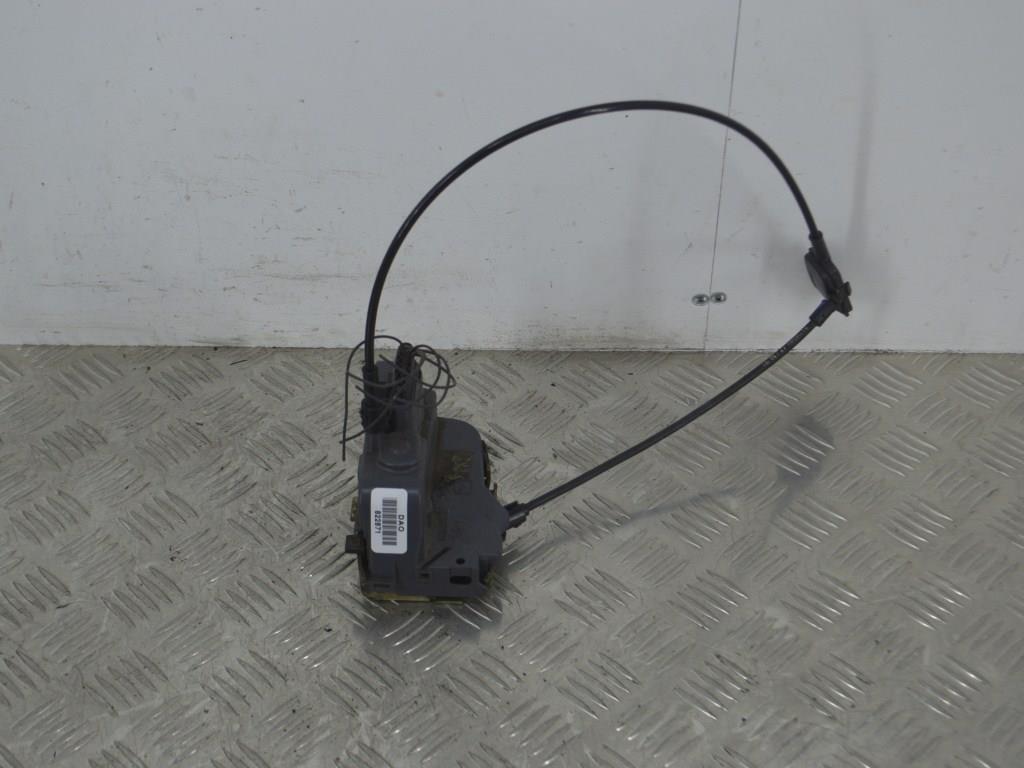 Замок двери задней левой