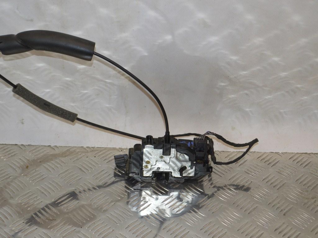 Замок двери задней левой Renault Megane 3 (2008-2019) 825030001R