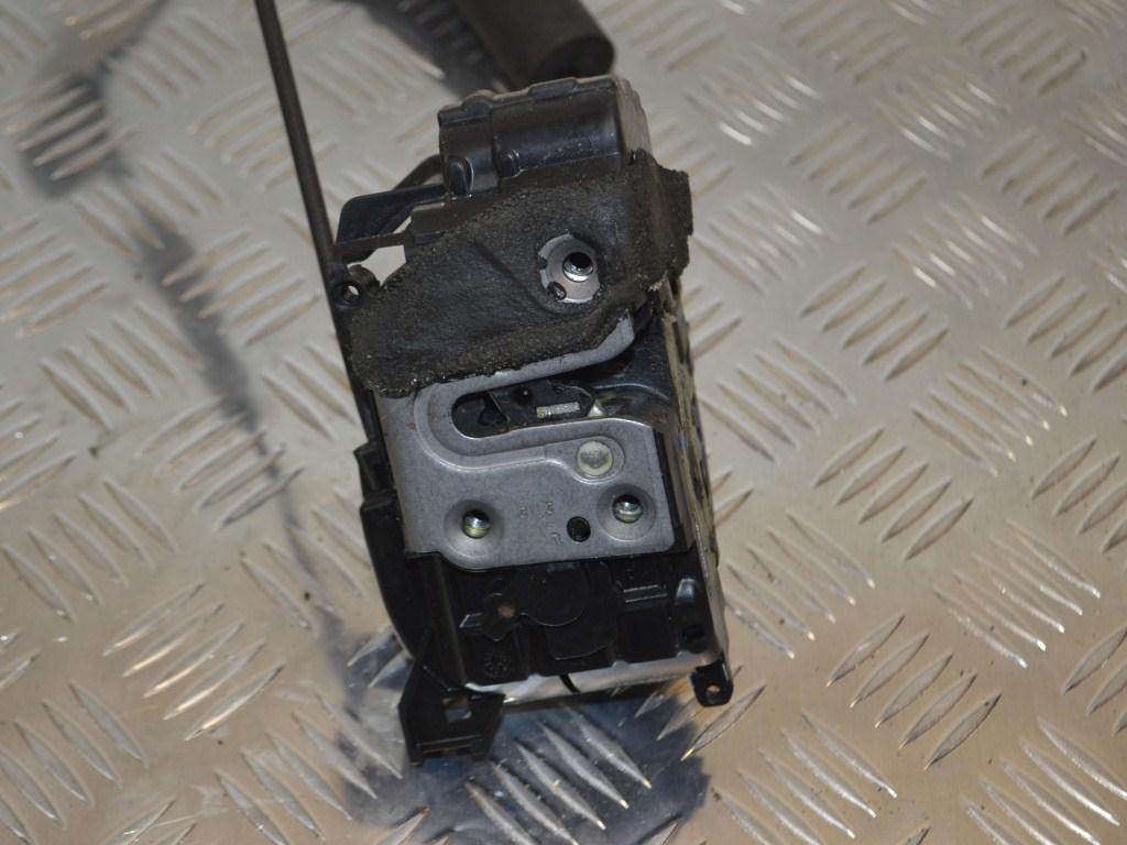 Замок двери задней левой Renault Megane 3 (2008-2019) 825030574R