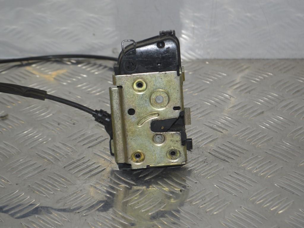 Замок двери задней левой