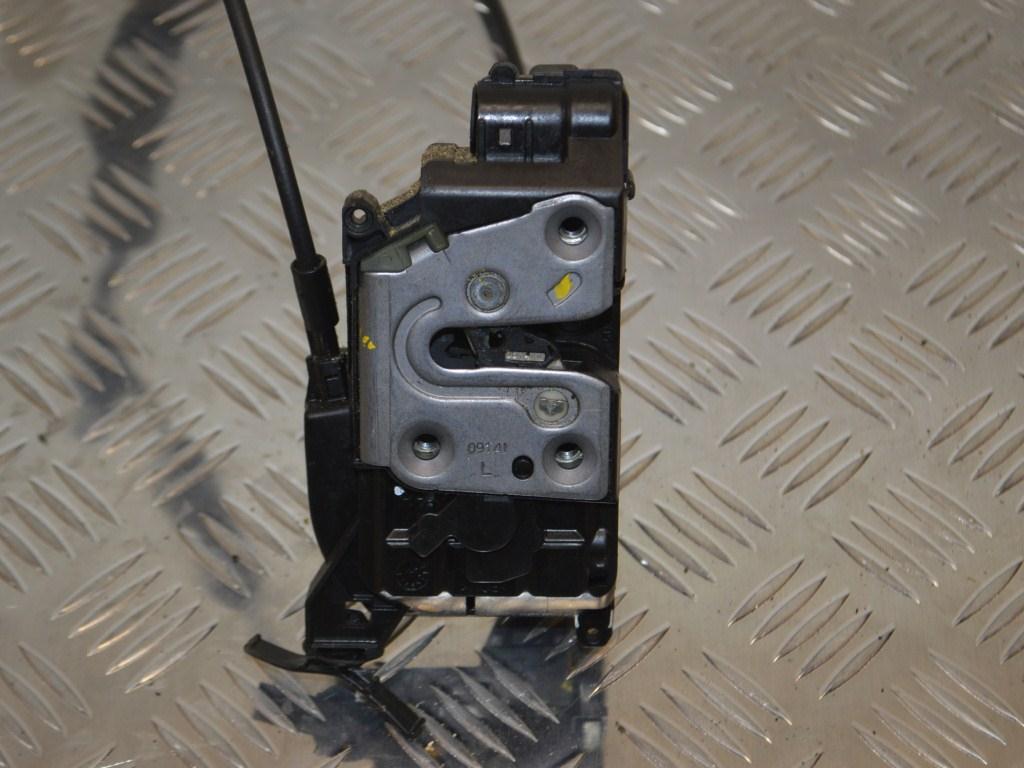 Замок двери задней левой