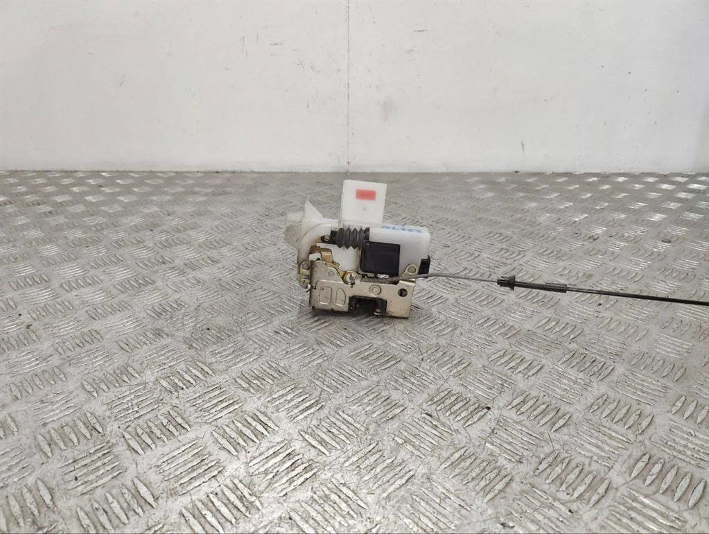 Замок двери задней левой