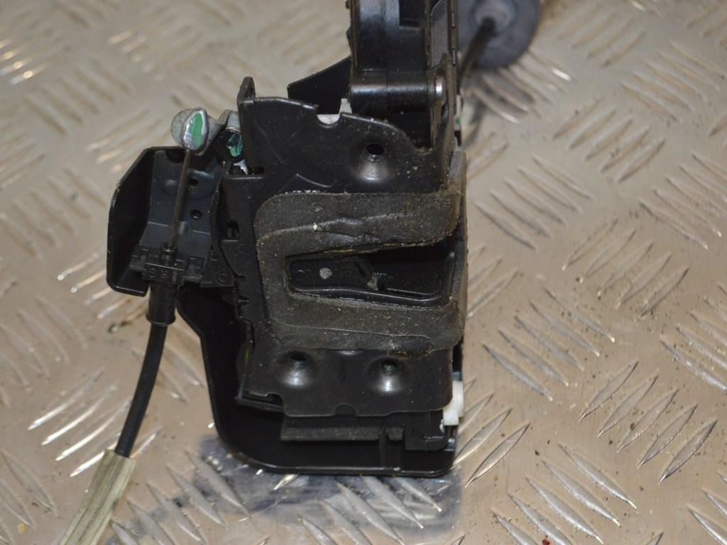 Замок двери задней правой