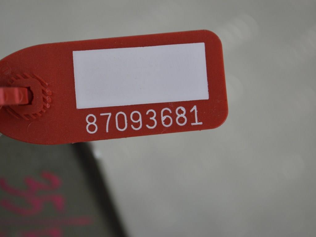 Замок капота