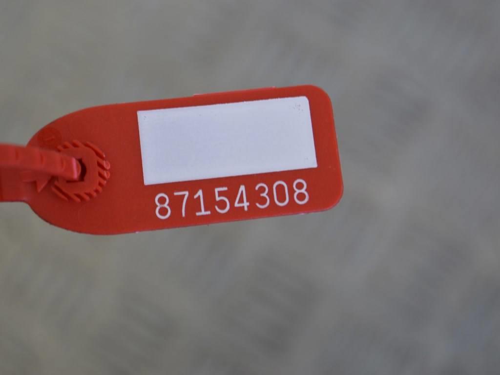 Замок капота