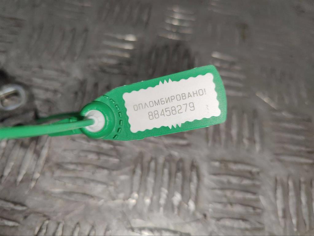 Замок капота