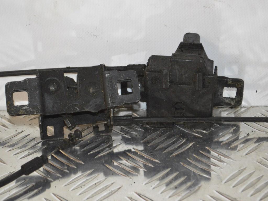 Замок капота