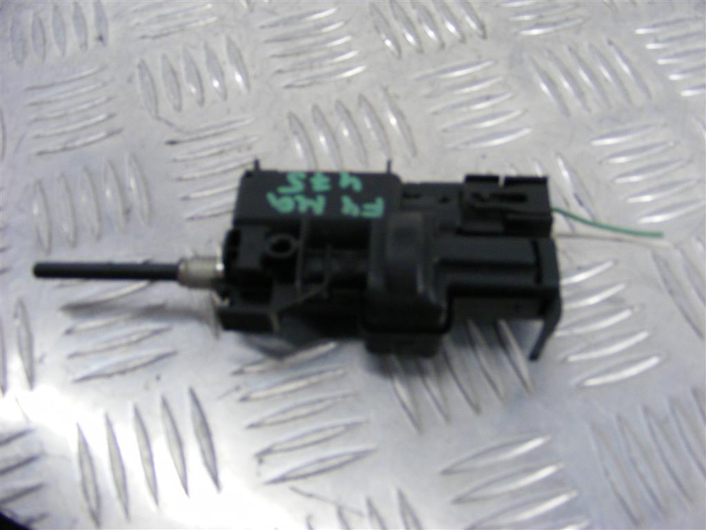 Замок лючка топливного бака