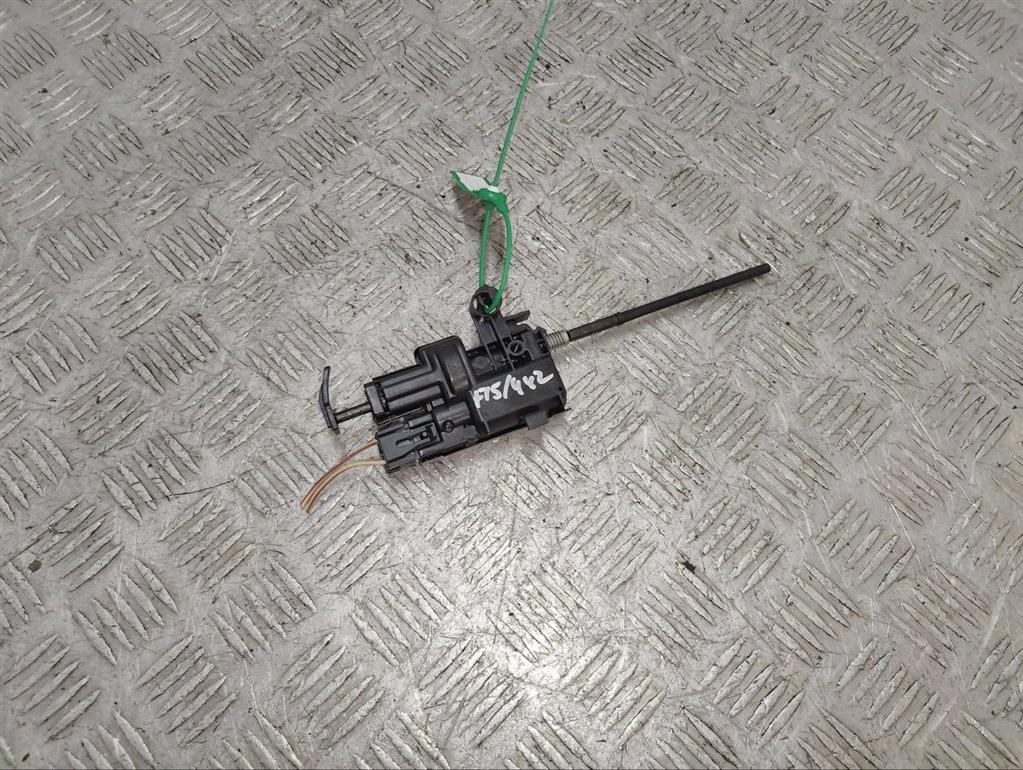 Замок лючка топливного бака