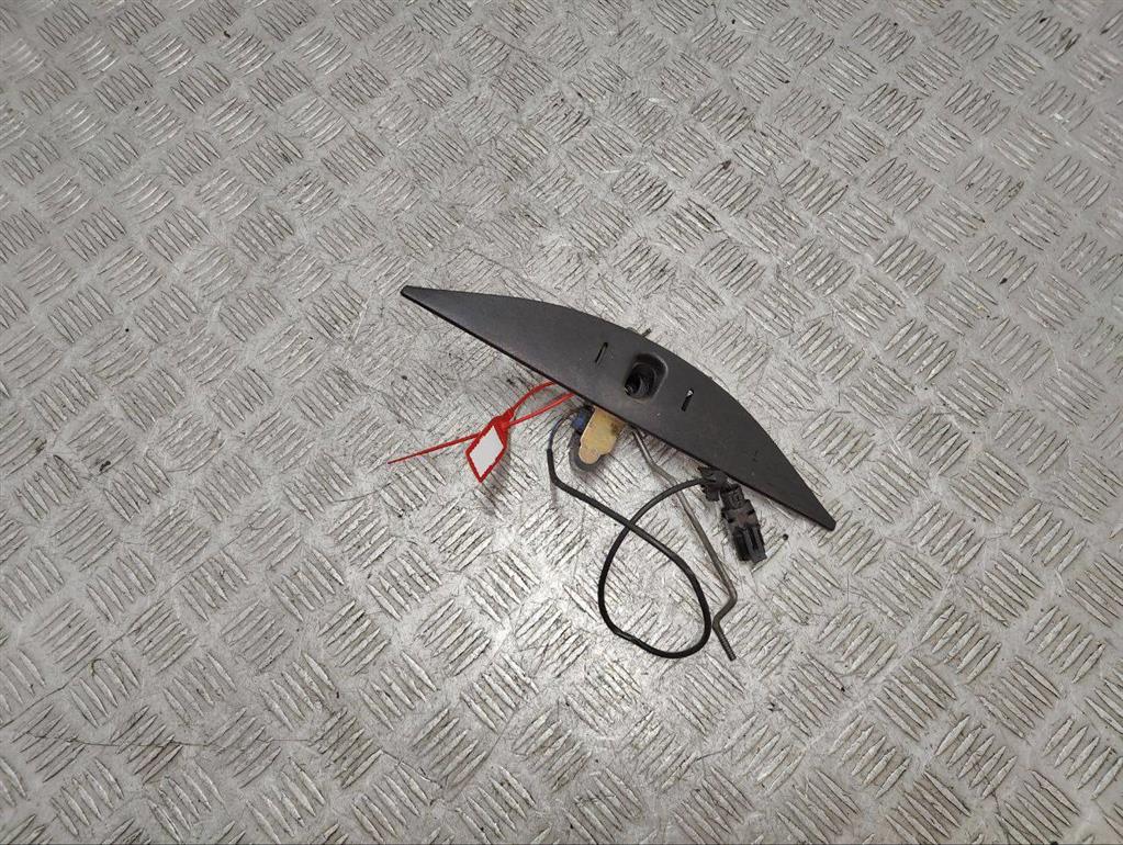 Замок стекла двери багажника