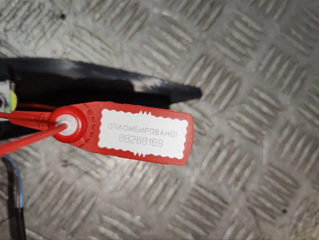 Замок стекла двери багажника